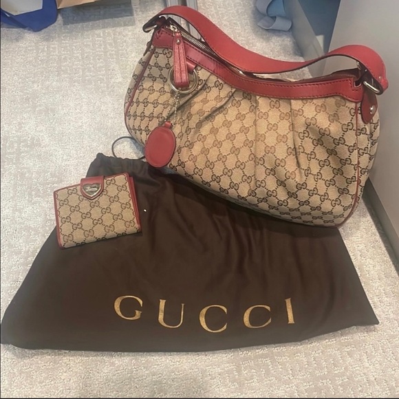 Authentic Gucci hobo handbag with matching wallet! - Picture 1 of 9